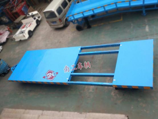 平板车 15吨伸缩型环球（中国）