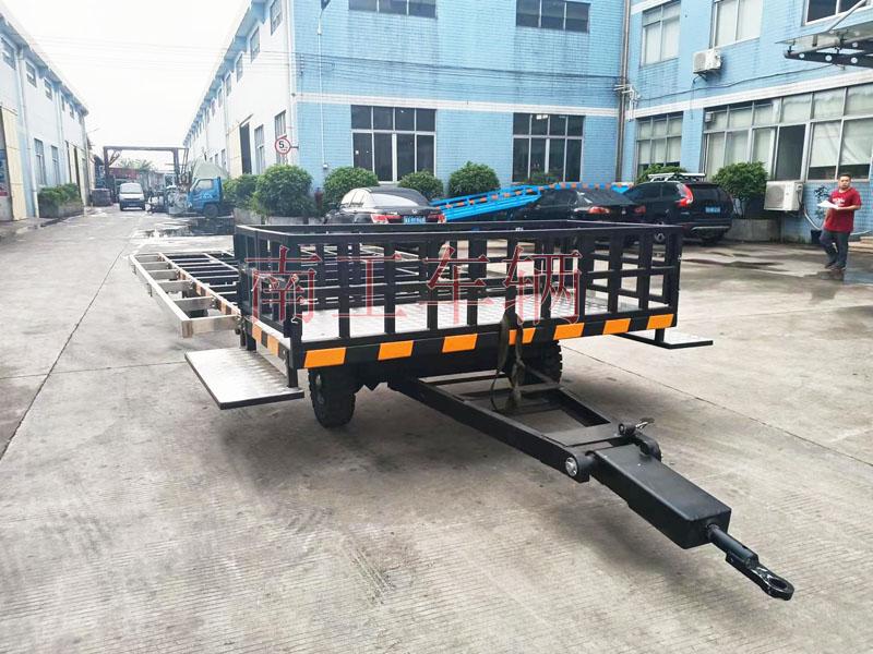 4吨环球（中国）带小框架铝花纹板