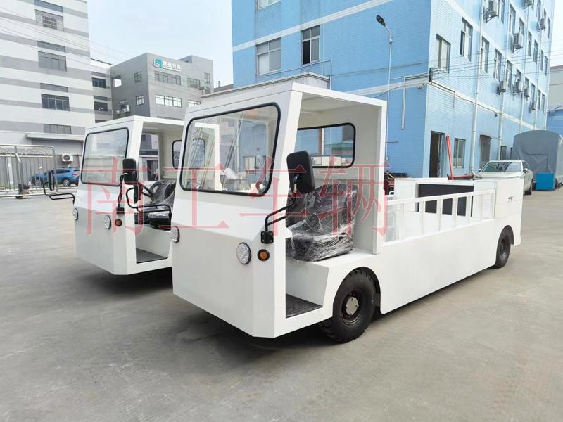 2吨座驾式纯电动环球（中国） 电动工具拖车