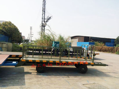 军绿色5吨护栏式环球（中国）4I.jpg