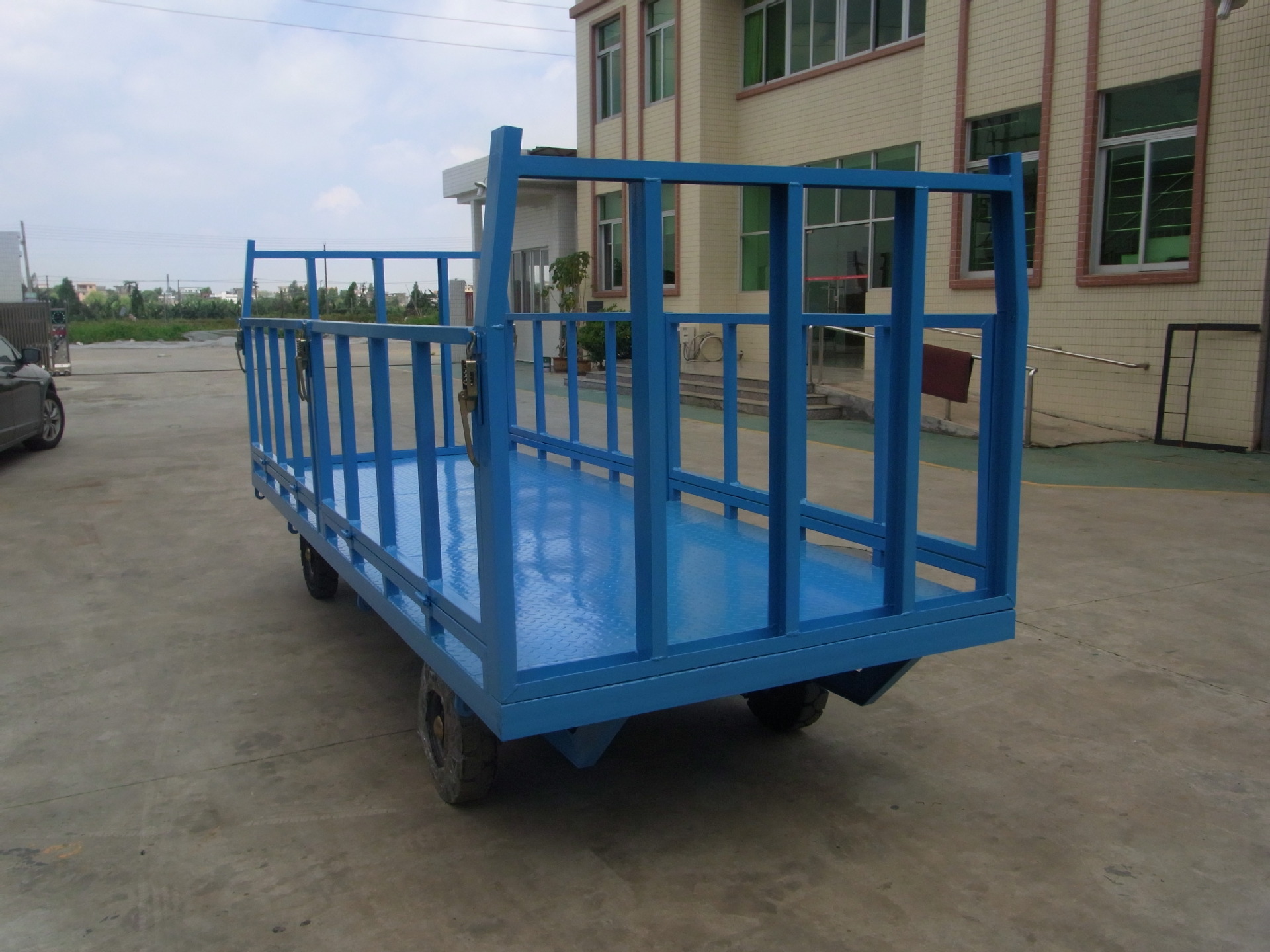 3T下翻式护栏环球（中国）3.jpg