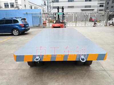 25吨重型环球（中国）带牵引环工具拖车4I.jpg