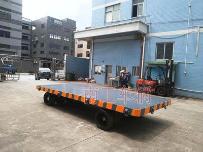 25吨重型工业环球（中国）全挂式牵引拖车底盘带牵引环3I.jpg