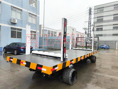 30T重型环球（中国） 带活动插装立柱工具拖车3I.jpg
