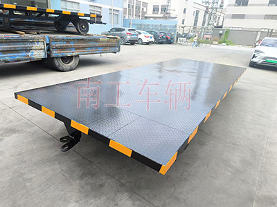 5吨全挂式环球（中国） 移动拖车底盘3I.jpg