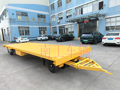 10吨环球（中国）带液压支腿伸缩梯工具车3I.jpg