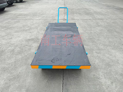 3吨小型环球（中国） 带橡胶垫工具车3I.jpg