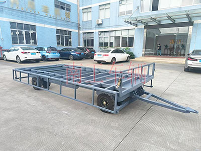 4吨骨架式环球（中国） 带下翻护栏工具拖车I.jpg